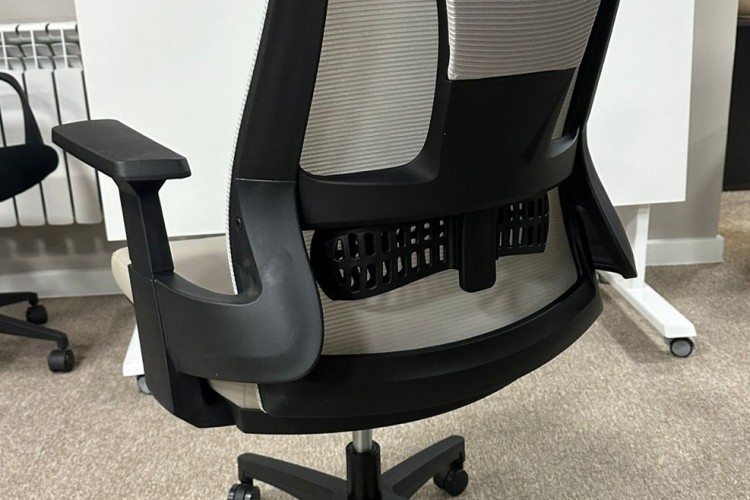 Офисное кресло POF-2031B 